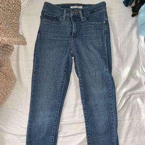 Levi’s blue jeans size 27